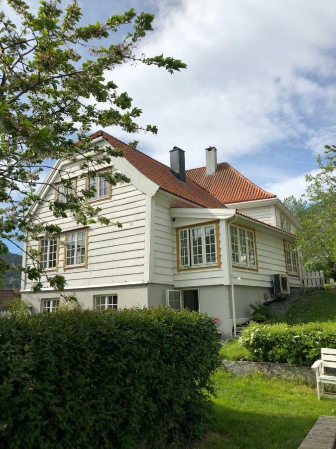 Stryn - House By The River 外观 照片